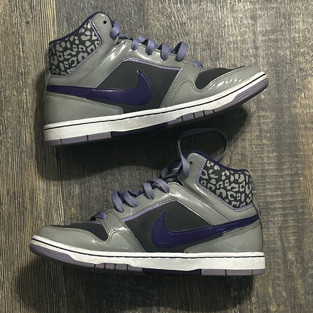 Nike Women's Prestige 3 High Top Gray/Purple/Leopard Size 8
